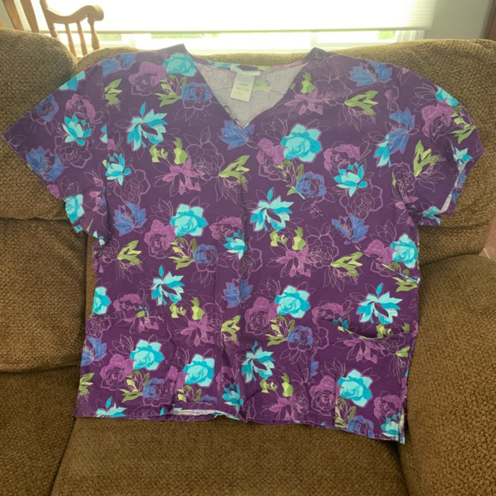 Flower Scrub Top